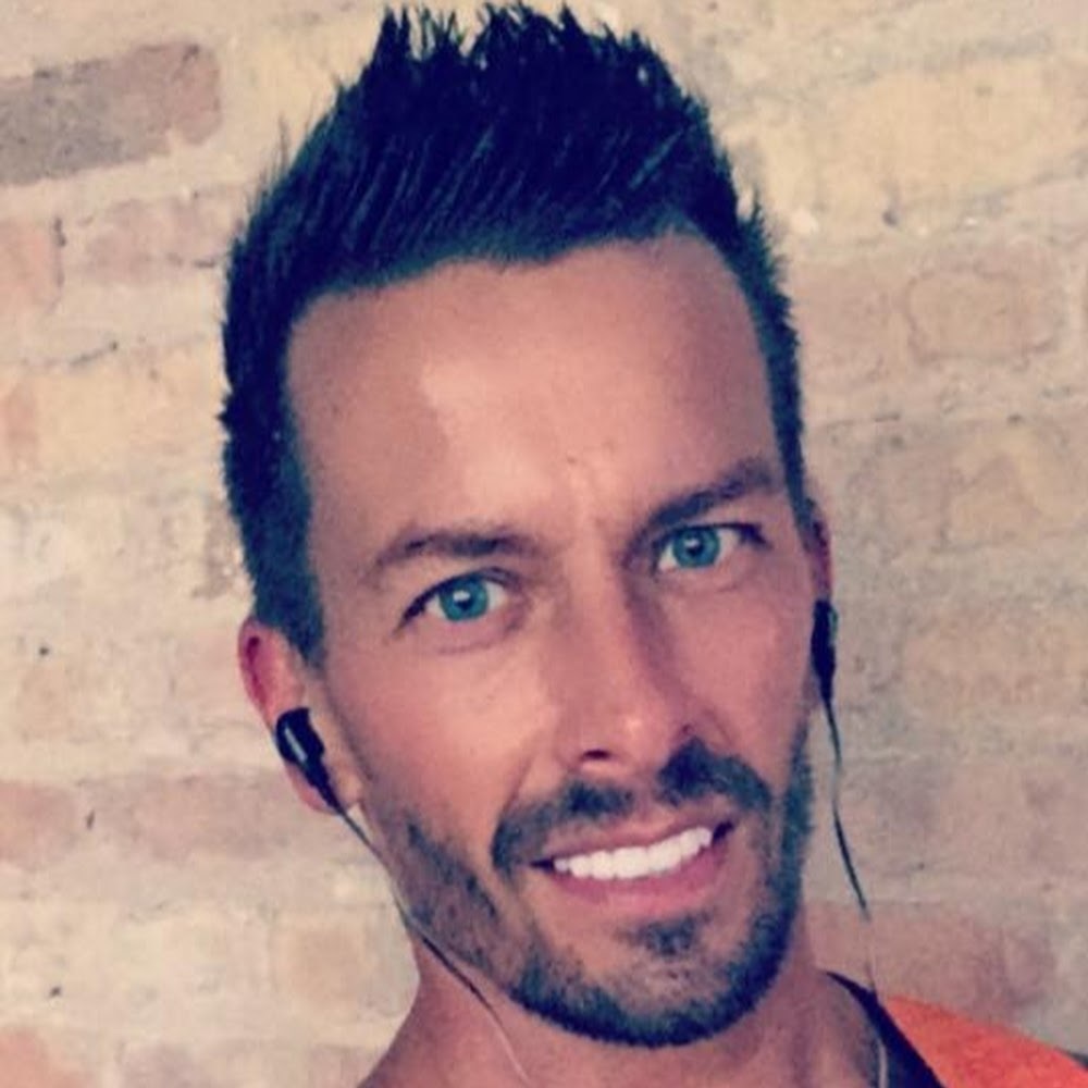 Meet your Posher, Lee